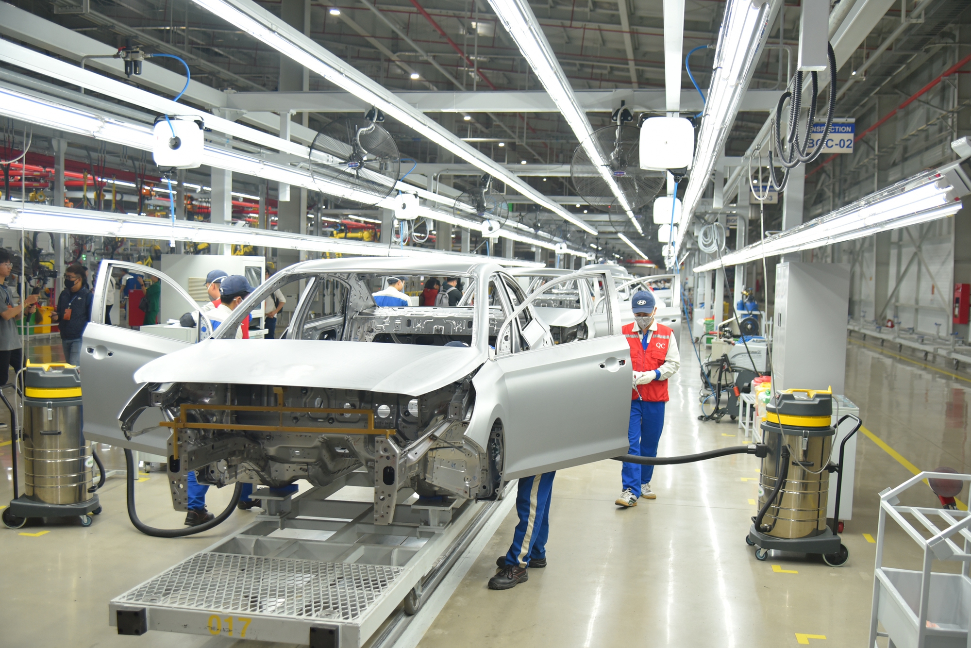Hyundai lắp ráp Santa Fe Hybrid và Ioniq 5 tại Việt Nam: Kỳ vọng giá tốt để so kè Kia và VinFast - Ảnh 9.