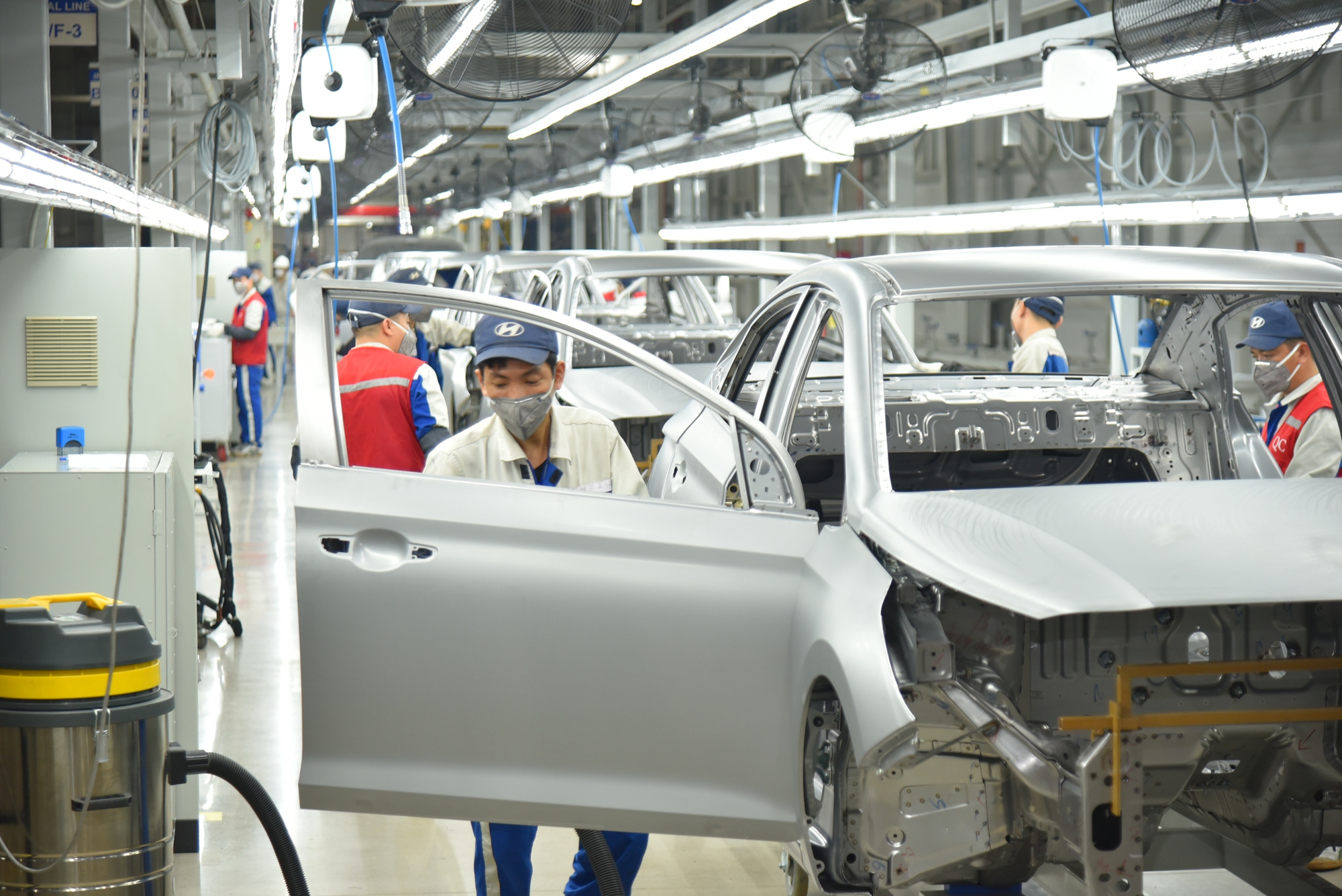 Hyundai lắp ráp Santa Fe Hybrid và Ioniq 5 tại Việt Nam: Kỳ vọng giá tốt để so kè Kia và VinFast - Ảnh 19.