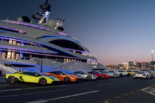 Dàn xe đắt giá của giới rich kid Qatar: Không siêu xe thì cũng phải xế hộp triệu USD - Ảnh 4.