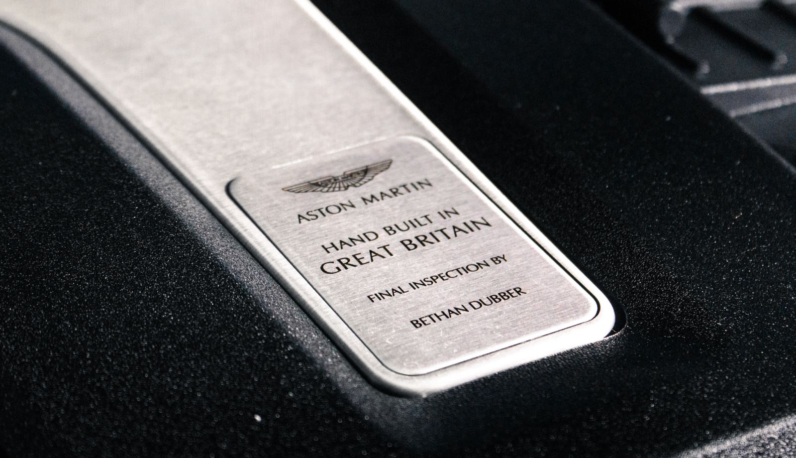 Ra mắt Aston Martin DBX707 tại Việt Nam: Giá từ 21,8 tỷ đồng, ông Đặng Lê Nguyên Vũ là khách hàng đầu tiên - Ảnh 4.