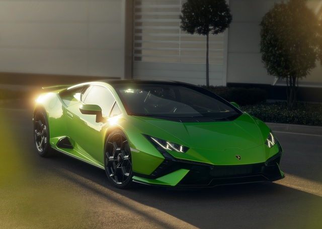 Bắt gặp Lamborghini Huracan Tecnica đầu tiên Việt Nam: Nhập khẩu chính hãng, ra mắt trong tuần tới - Ảnh 2.