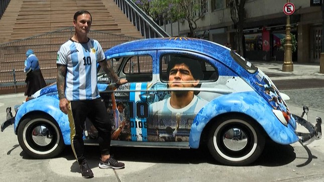 Volkswagen đời cổ mang đậm chất tuyển bóng đá Argentina - Ảnh 1.