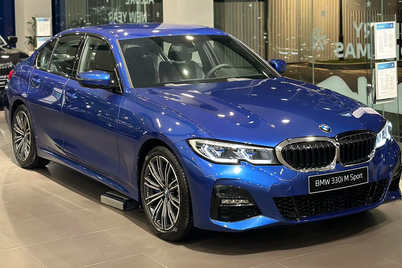 Ảnh chi tiết BMW 3 Series lắp ráp: Nâng cấp nhiều trang bị từ bản tiêu chuẩn, rẻ hơn xe nhập 815 triệu đồng - Ảnh 9.