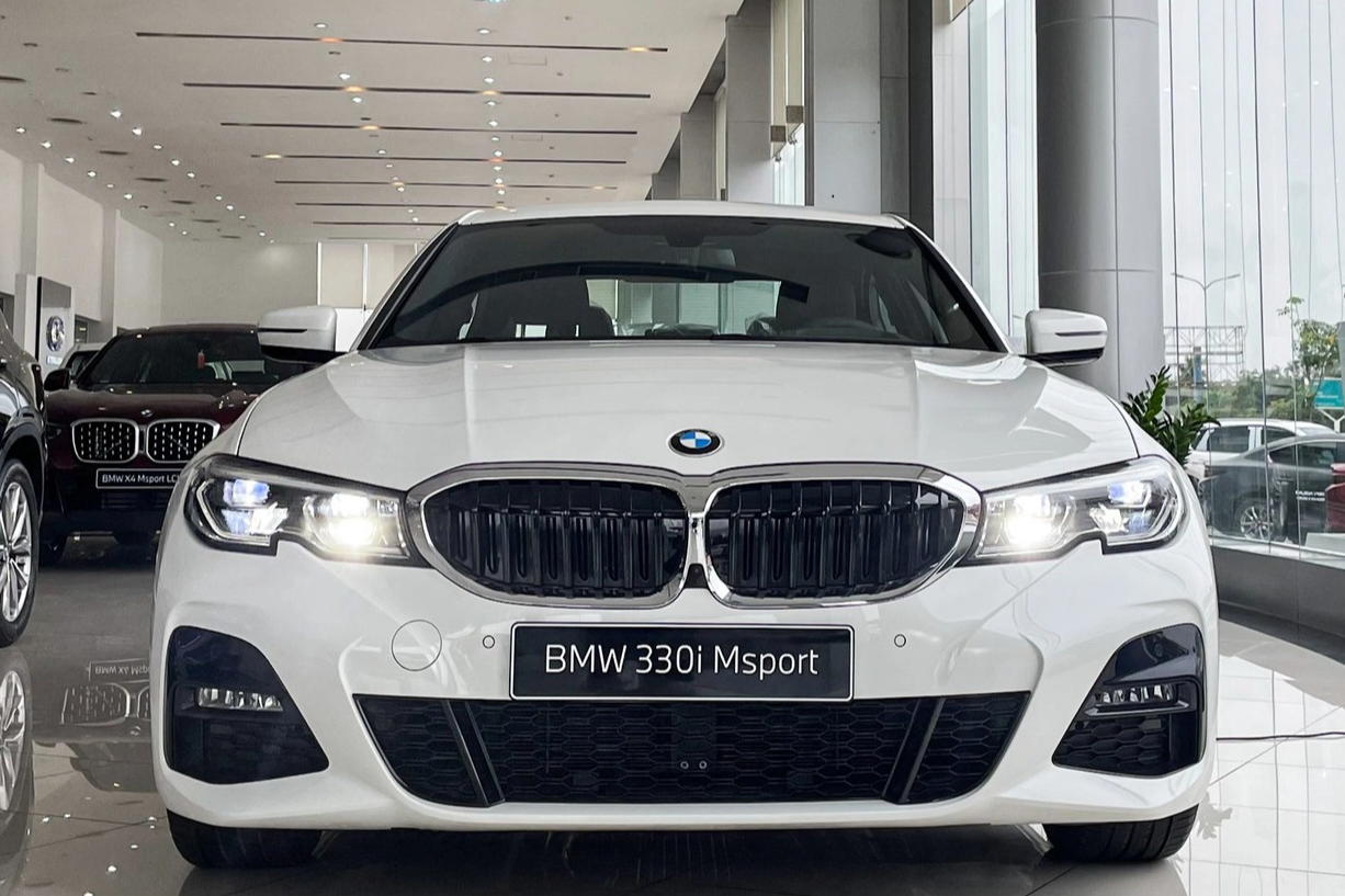Ảnh chi tiết BMW 3 Series lắp ráp: Nâng cấp nhiều trang bị từ bản tiêu chuẩn, rẻ hơn xe nhập 815 triệu đồng - Ảnh 2.