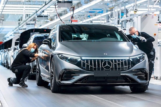 Mercedes đầu tư hơn 1 tỷ USD cho sản xuất xe điện - Ảnh 2.