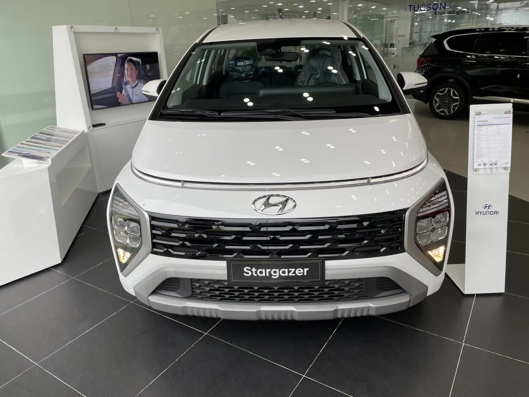 Hyundai Stargazer giảm giá mạnh tại đại lý: Bản tiêu chuẩn từ 550 triệu, rẻ hơn Xpander - Ảnh 9.