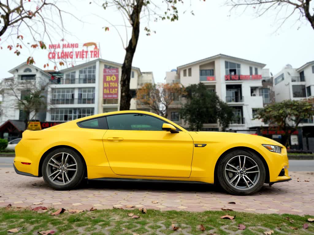 Dân chơi Hà Nội bán cặp Ford Mustang và BMW i8 cùng đời biển 'khủng' giá 5,9 tỷ đồng - Ảnh 6.