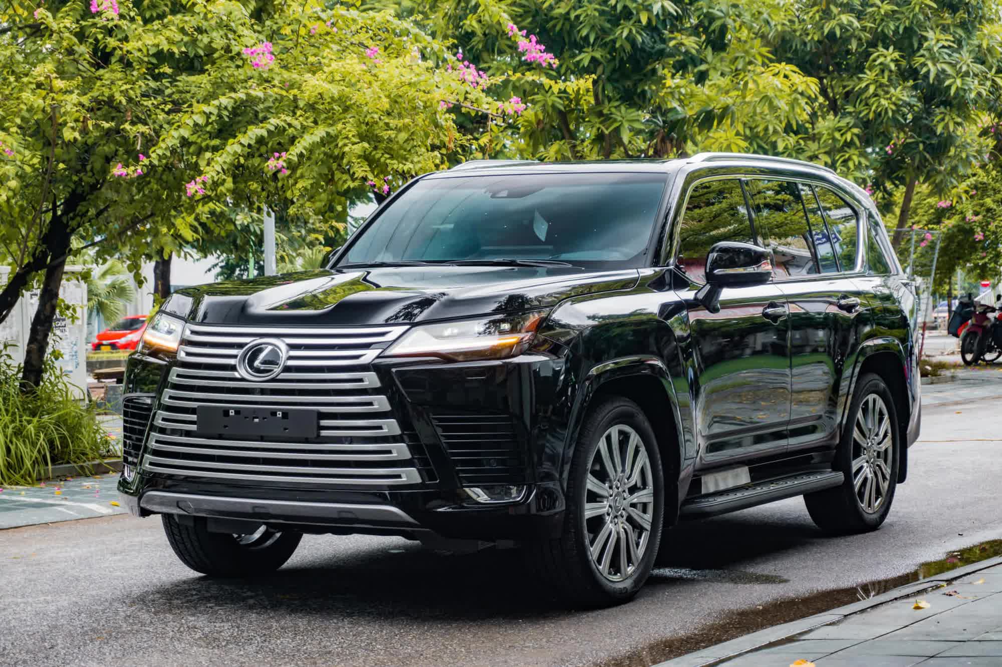 Lexus LX 600 đổi phong cách 'chủ tịch' khi qua tay hãng độ nổi tiếng với siêu xe thân rộng ở Việt Nam - Ảnh 3.