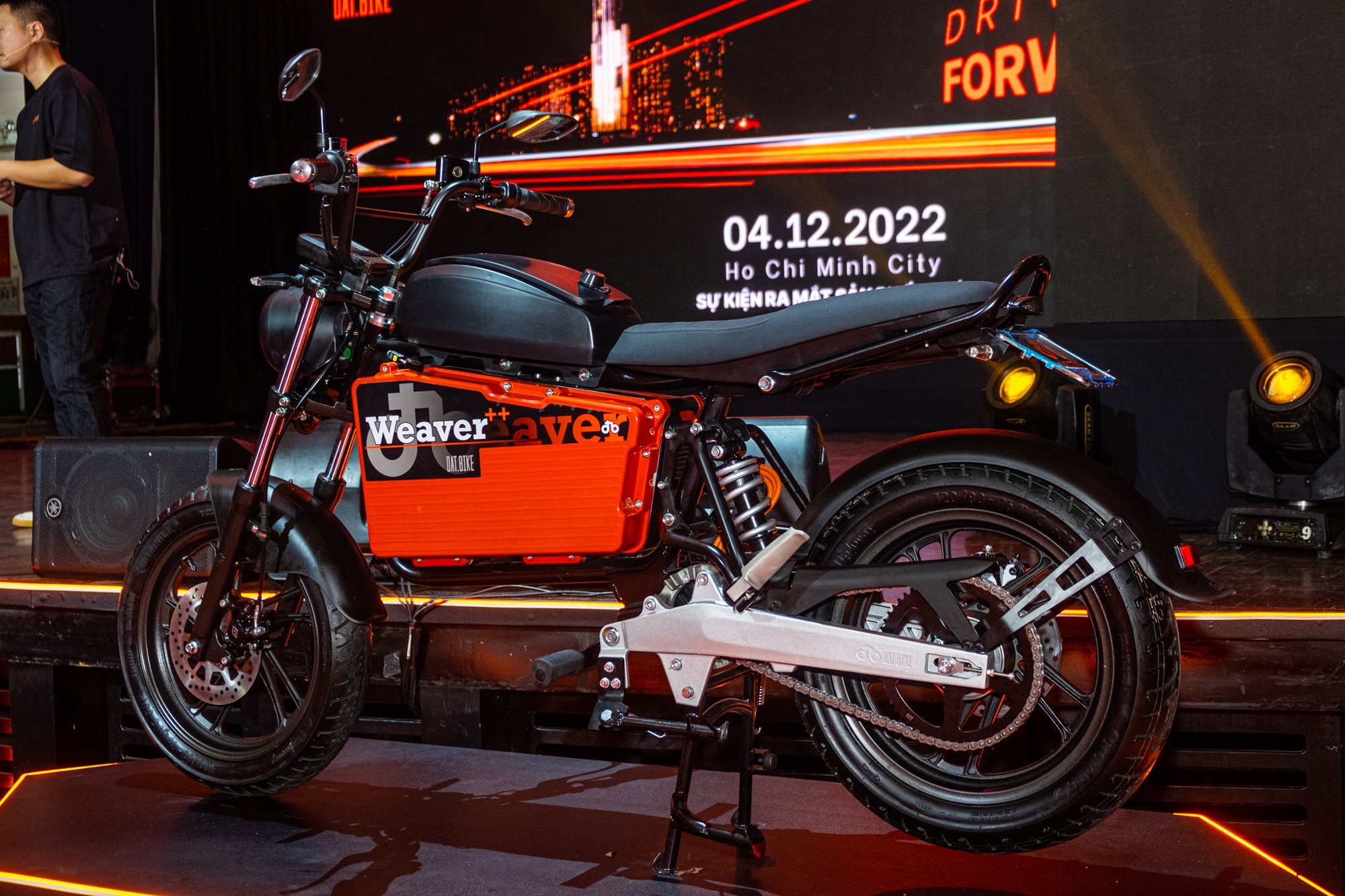 Ra mắt Dat Bike Weaver++: Giá 65,9 triệu đồng, dáng cổ điển, sạc nhanh chưa từng có tại Việt Nam - Ảnh 9.