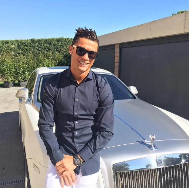 Chốt đơn sang Ả Rập, Ronaldo có thể mua những gì với mức lương không tưởng hơn 5.000 tỷ/năm? - Ảnh 2.
