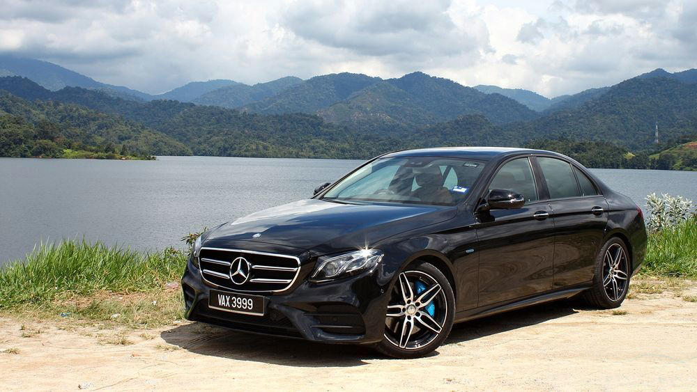 Liên tiếp triệu hồi Mercedes-Benz tại Việt Nam - Ảnh 1.