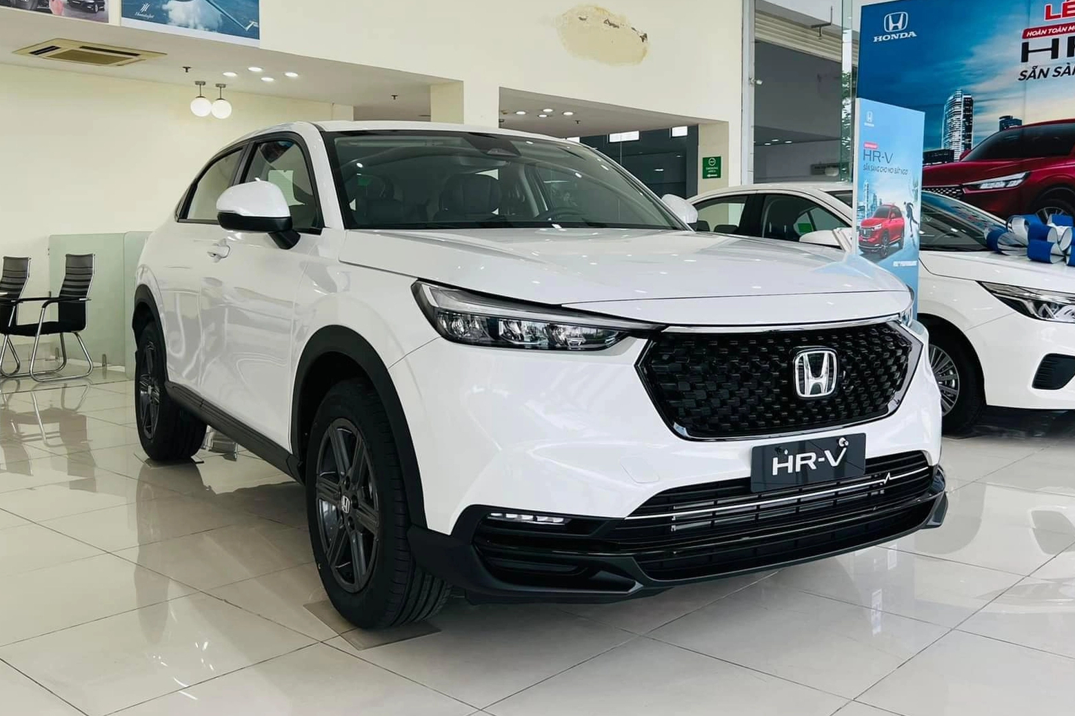 Loạt SUV đô thị đua giảm giá mạnh cuối năm: CX-30 giảm 91 triệu, HR-V khuyến mại 150 triệu - Ảnh 3.