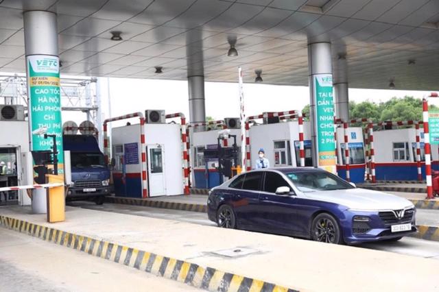 Are the toll stations that fail to stop being fined?  - Photo 1.