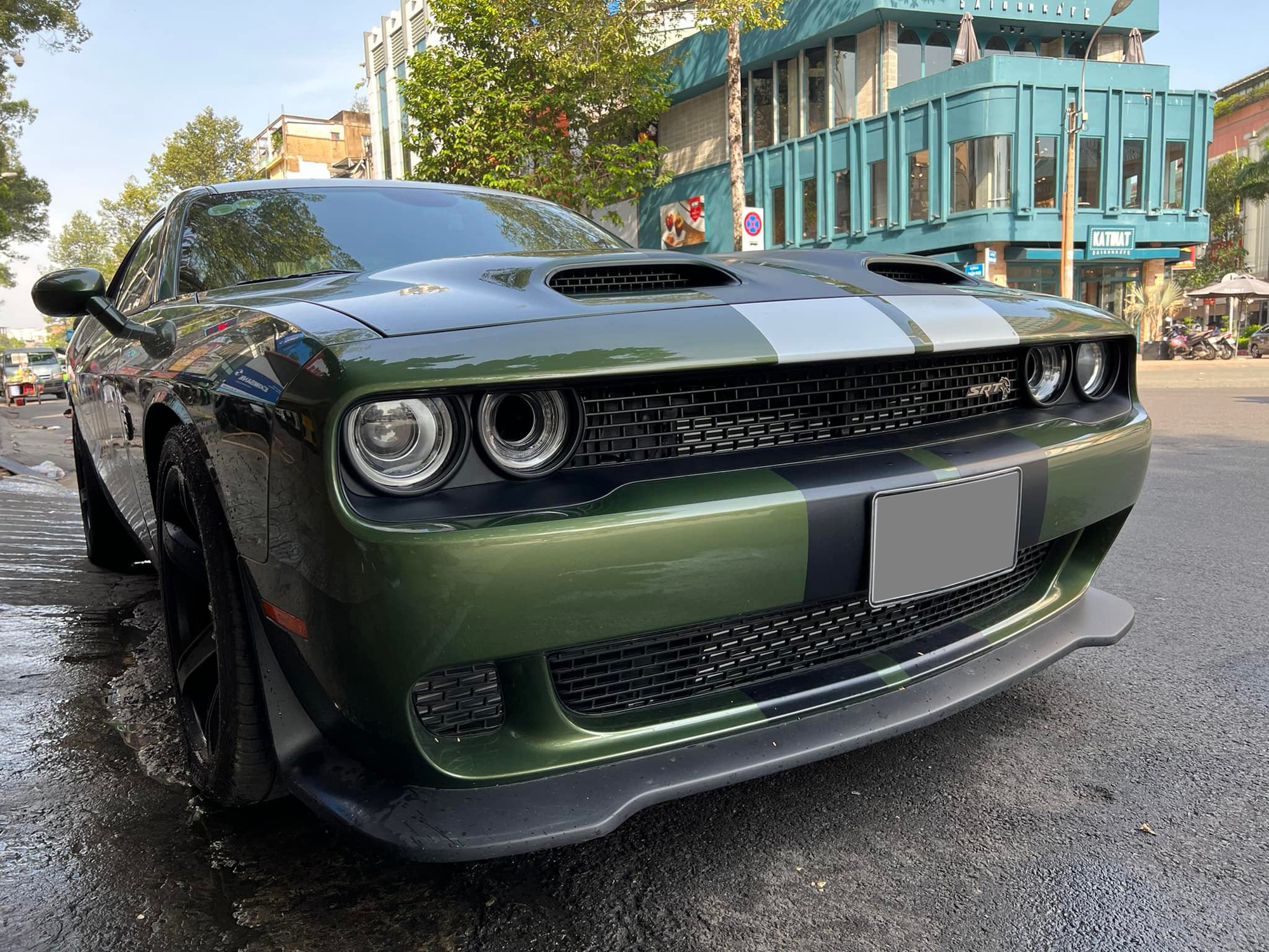 Dodge Challenger Hellcat Redeye đầu tiên về Việt Nam thuộc bộ sưu tập xe nghìn tỷ, riêng tiền option hơn 100 triệu đồng - Ảnh 2.