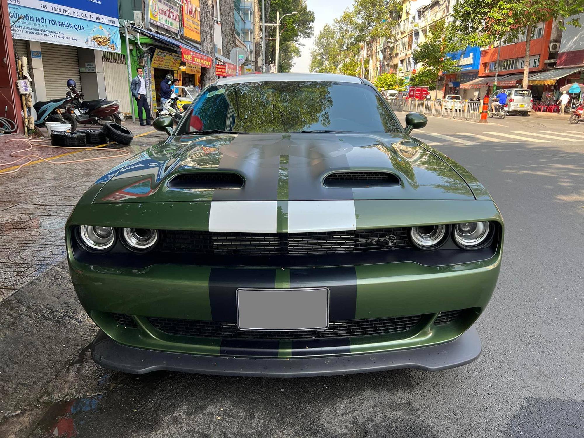 Dodge Challenger Hellcat Redeye đầu tiên về Việt Nam thuộc bộ sưu tập xe nghìn tỷ, riêng tiền option hơn 100 triệu đồng - Ảnh 1.