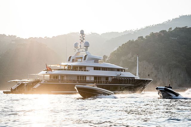 Bên trong du thuyền siêu tiện nghi 46 triệu USD nơi Tom Cruise thuê nghỉ dài ngày  - Ảnh 3.
