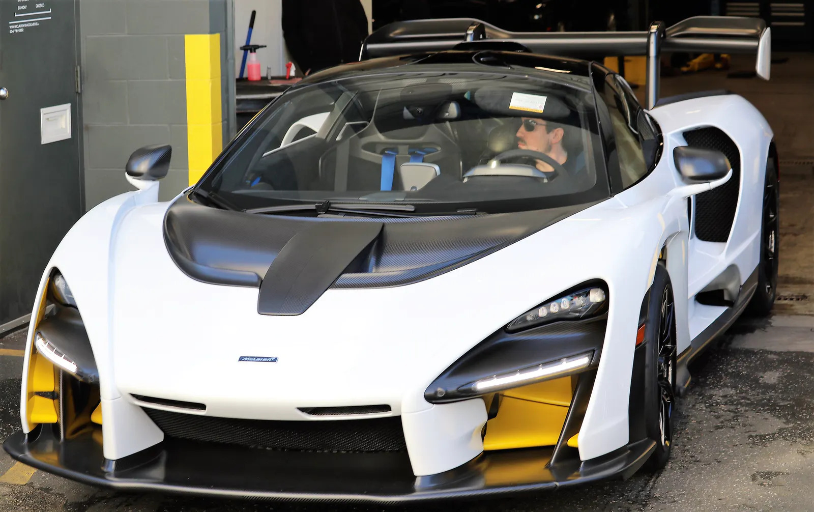 Siêu phẩm McLaren Senna thứ 2 về Việt Nam, khác biệt xe Hoàng Kim Khánh ở diện mạo độc đáo - Ảnh 3.