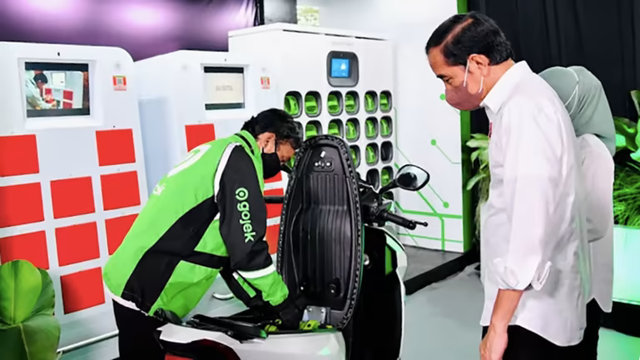 Có nhiều điểm tương đồng Việt Nam, xe máy điện đang bùng nổ tại thị trường lớn nhất thế giới này  - Ảnh 3.