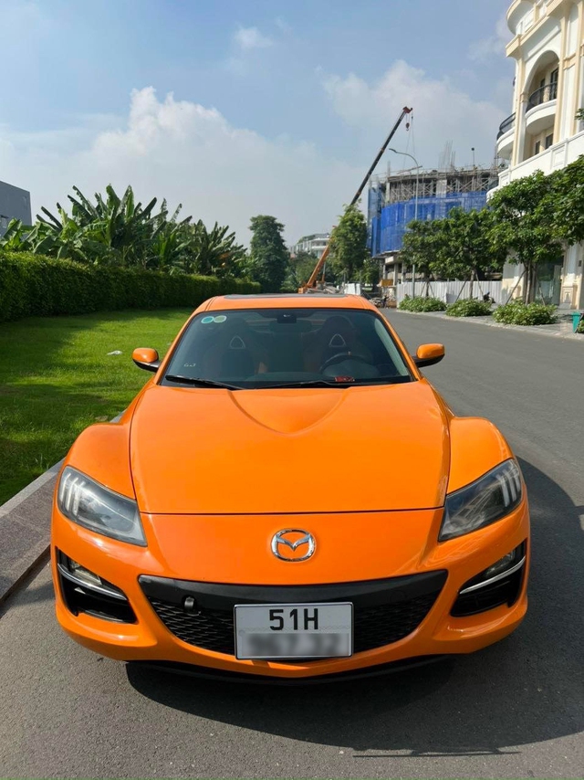This 800 million VND Mazda can drift 'on fire', take his wife to the market and not be in trouble - Photo 2.