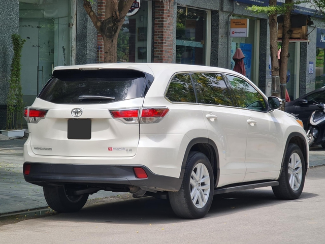 Chiếc SUV 7 chỗ nhập Mỹ của Toyota có giá bán lại hơn 1 tỷ đồng, chỉ ngang Corolla Cross - Ảnh 4.