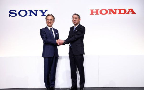 2 biểu tượng của nước Nhật Honda và Sony bắt tay làm xe điện: Người giỏi sản xuất, người thạo phần mềm, tham vọng lật đổ Elon Musk  - Ảnh 1.