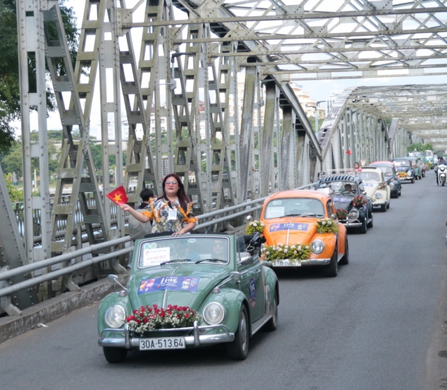 Hàng chục xe cổ Volkswagen tham gia Lễ hội đường phố tại Tuần lễ Festival Huế 2022  - Ảnh 6.