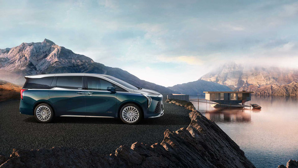 Lexus LM's rival launched: Super luxury minivan, using the star sky like Rolls-Royce - Photo 2.