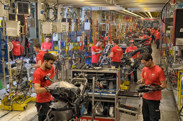 Loạt hãng xe sang Lamborghini, Ferrari, Ducati đều đến từ một vùng của Italy, nơi đam mê của tốc độ chảy trong huyết quản  - Ảnh 2.