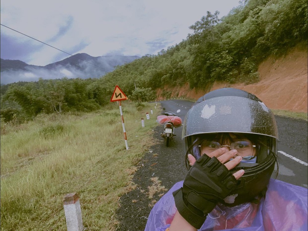 Cô gái chạy xe xuyên Việt trong 2 tháng và kỷ niệm nổi da gà trên đường đèo trong đêm - Ảnh 6.