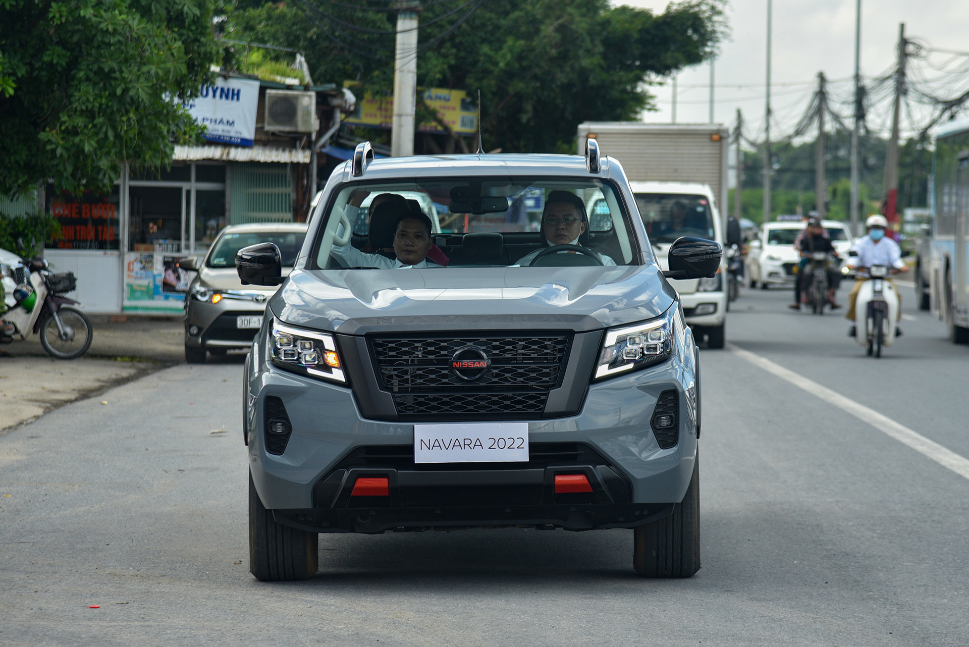 Hội người dùng trải nghiệm nhanh Nissan Navara 2022: Đẹp và yên tĩnh hơn, hợp làm bán tải đi phố - Ảnh 5.