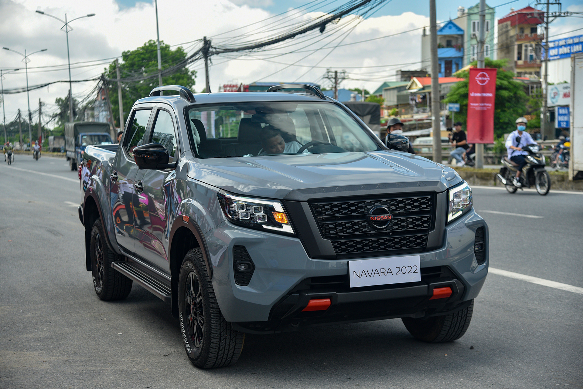 Hội người dùng trải nghiệm nhanh Nissan Navara 2022: Đẹp và yên tĩnh hơn, hợp làm bán tải đi phố - Ảnh 1.