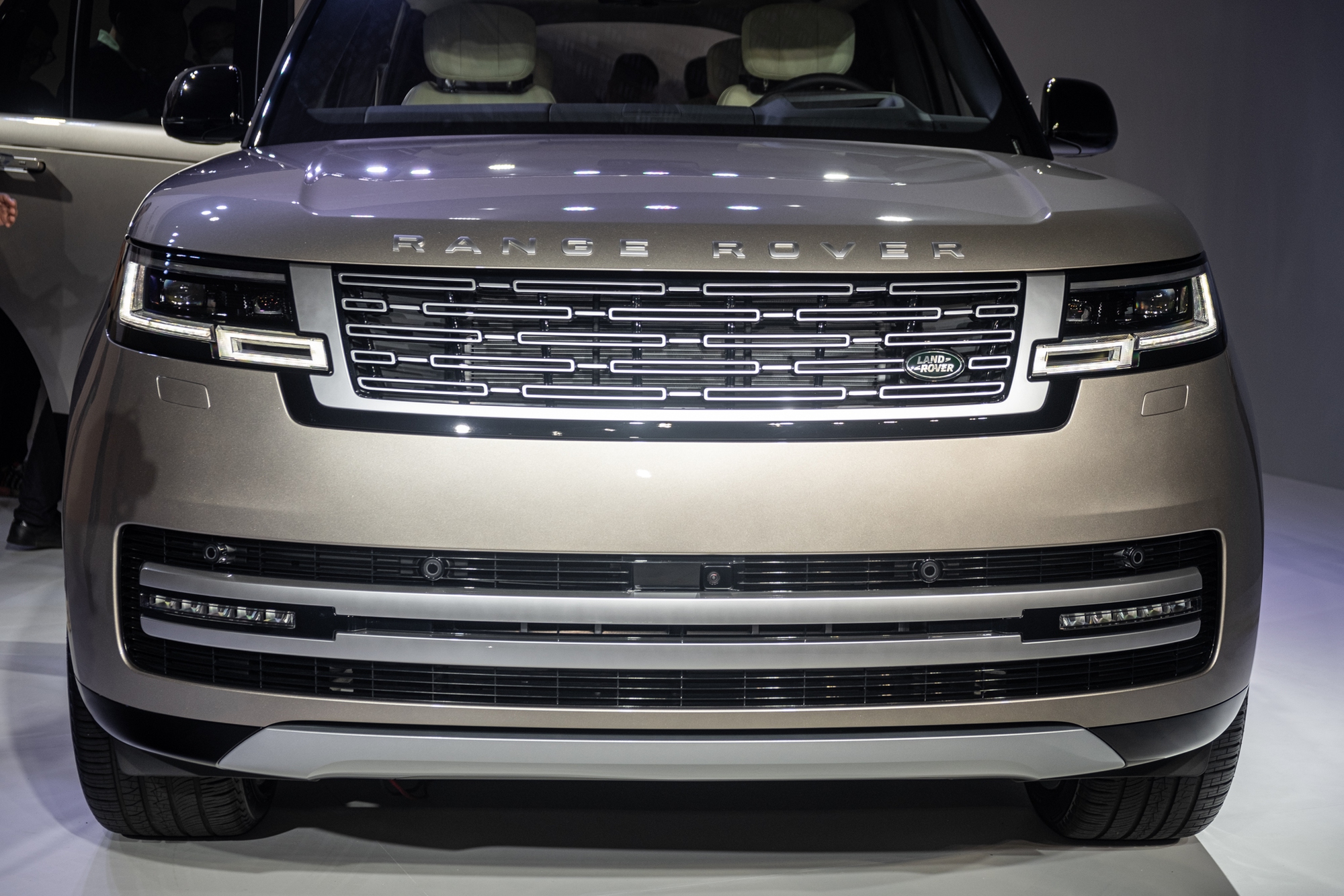 Range Rover 2022 ra mắt Việt Nam: Giá từ 11,9 tỷ đồng, nhiều tiện nghi ...