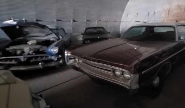 Phát hiện bộ sưu tập xe hơi cổ được cất giấu suốt 60 năm  - Ảnh 2.