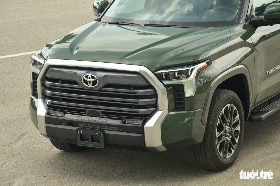Toyota Tundra 2022 giá hơn 4 tỉ đồng: Bán tải Nhật mang đậm chất Mỹ - Ảnh 8.