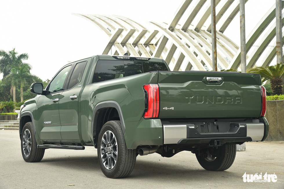 Toyota Tundra 2022 giá hơn 4 tỉ đồng: Bán tải Nhật mang đậm chất Mỹ - Ảnh 10.