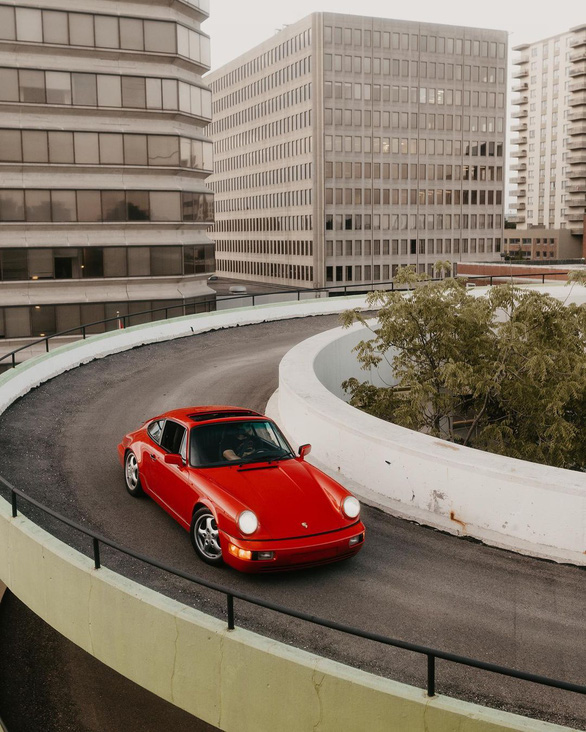 Đổi Porsche 911 cổ lấy xe Subaru rẻ bằng một nửa, chủ xe gây tranh cãi kịch liệt - Ảnh 2.