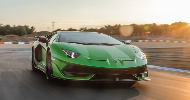10 mẫu xe siêu chất tạo nên danh tiếng Lamborghini: Không hổ danh là niềm ước mơ của mọi tay lái trên thế giới  - Ảnh 6.