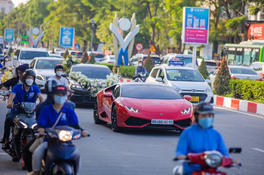 Mãn nhãn màn dạo phố của dàn siêu xe triệu đô lớn nhất từ trước đến nay - Ảnh 4.