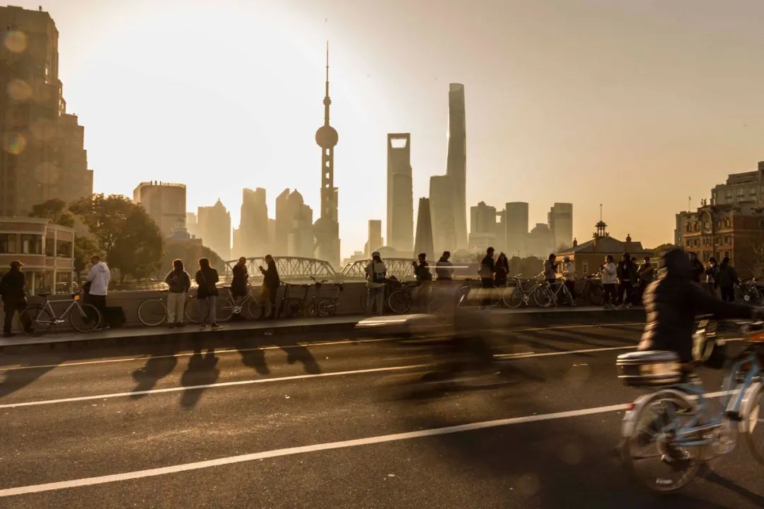 Trung Quốc: Sống giữa đại dịch, chơi xe đạp trở thành xu thế ở thành phố hiện đại - Ảnh 2.