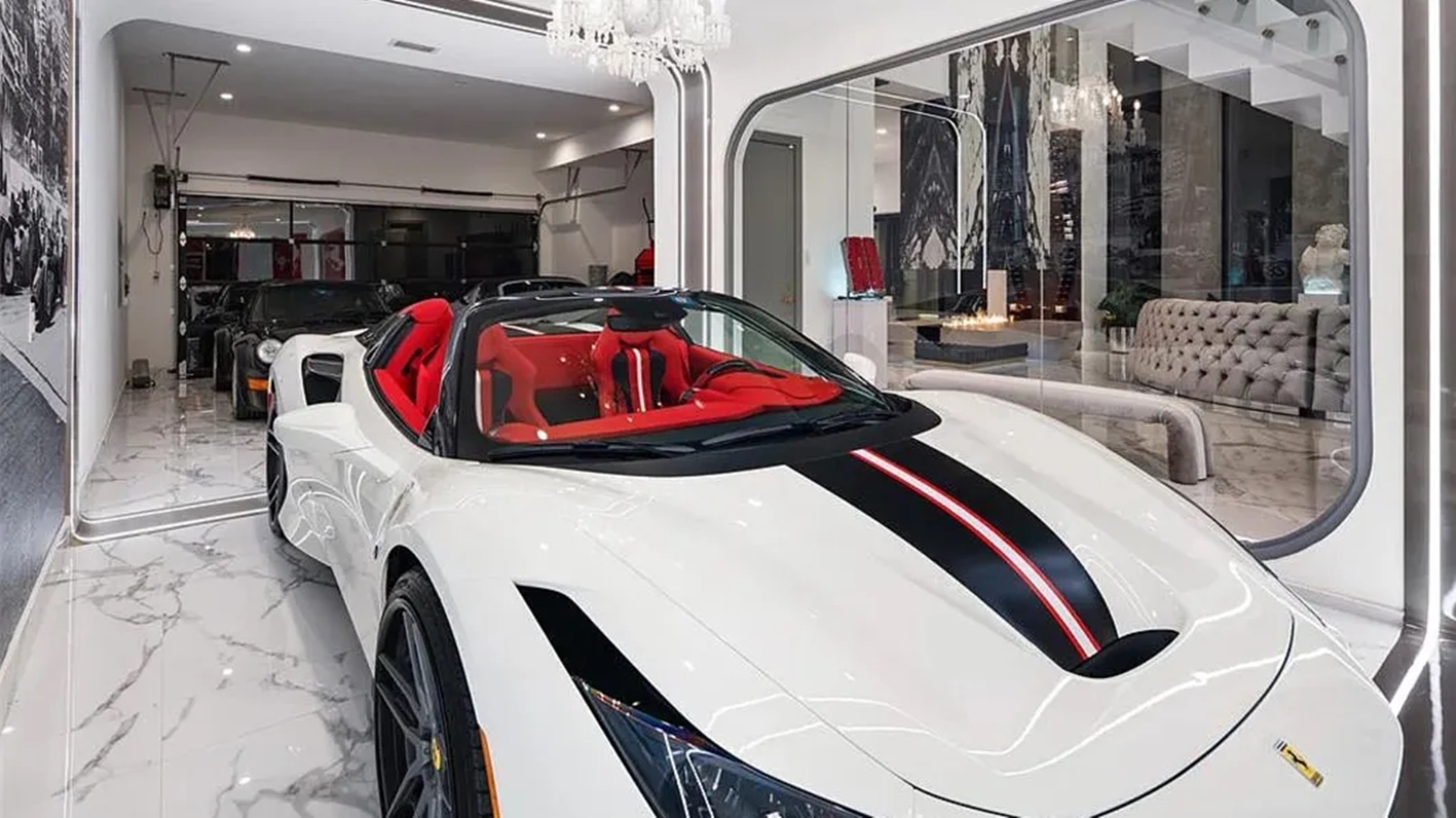 ‘Nhà Ferrari’ giá 3,96 triệu USD: Như garage siêu xe, chỉ không kèm ‘Ngựa chồm’ - Ảnh 10.