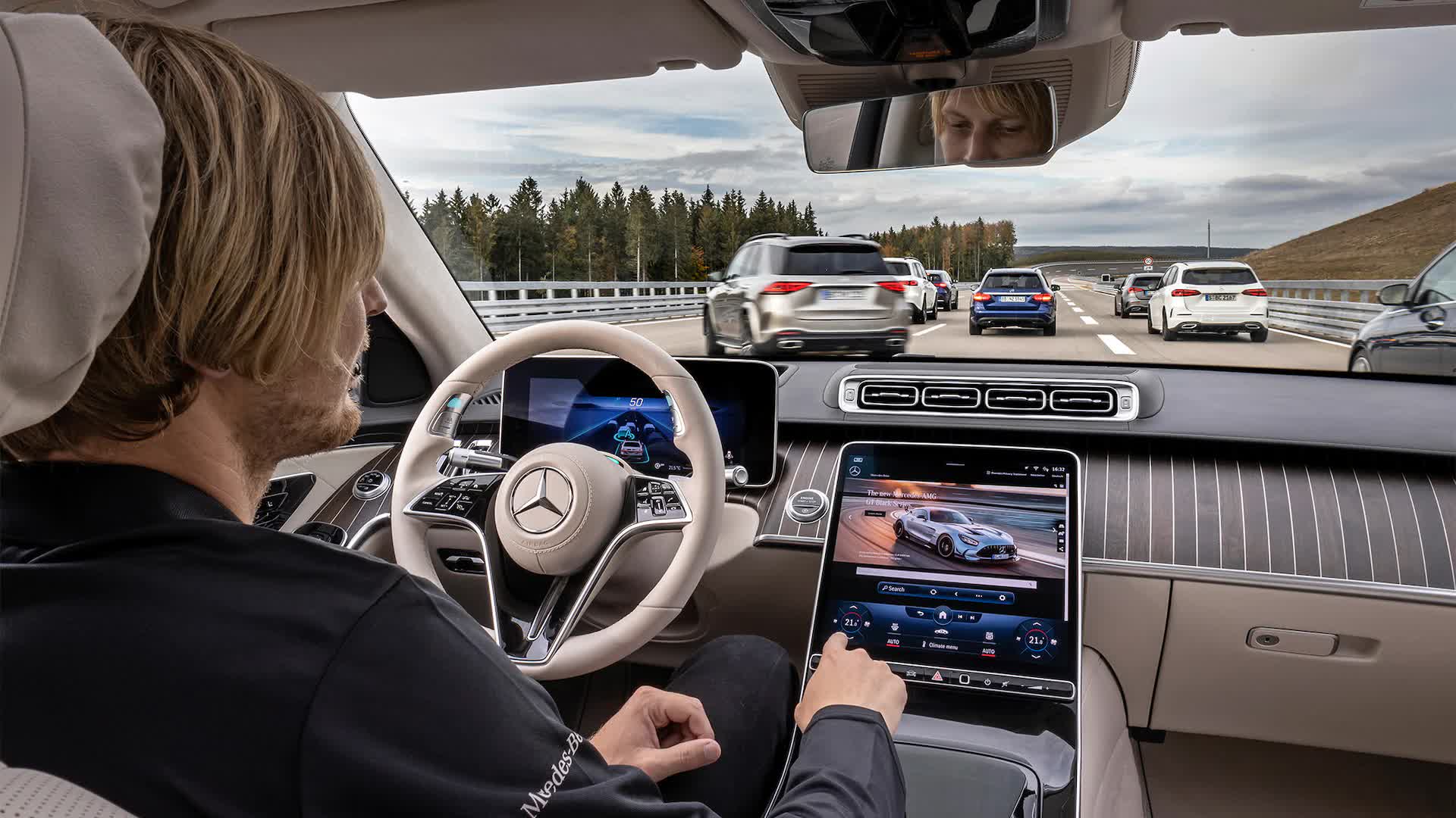 Công nghệ tự lái của Mercedes sinh sau đẻ muộn nhưng có 1 thứ vượt trội so với Tesla - Ảnh 2.