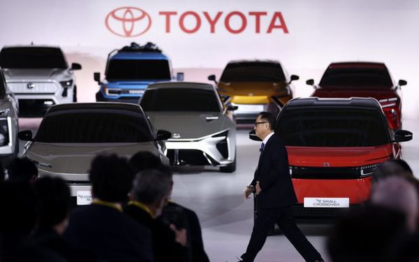 Toyota - Ông lớn chậm chạp: Không lung lay dù cả thế giới chuyển sang xe điện, cổ đông cũng sốt ruột - Ảnh 1.