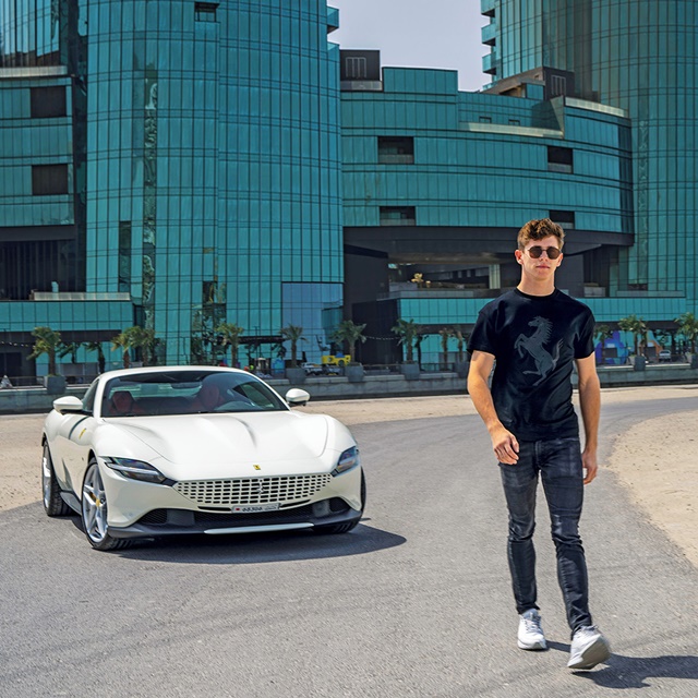 Nhóm khách nhà giàu bị Ferrari cấm mua siêu xe - Ảnh 2. Nhóm khách nhà giàu bị Ferrari cấm mua siêu xe - Ảnh 2.