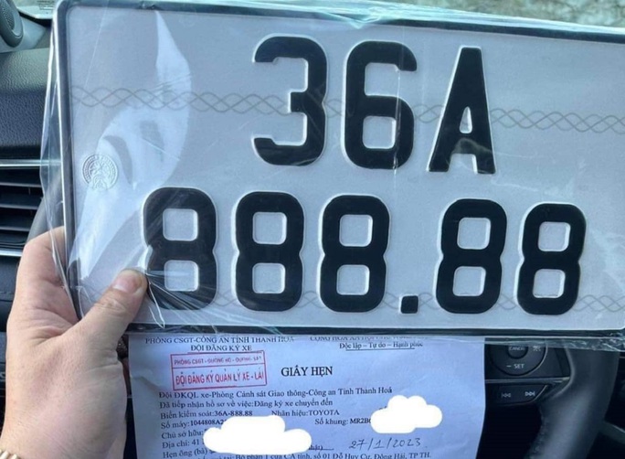 Chuyển vùng đăng ký, một người dân bốc được biển số ôtô siêu VIP 888.88 - Ảnh 1.