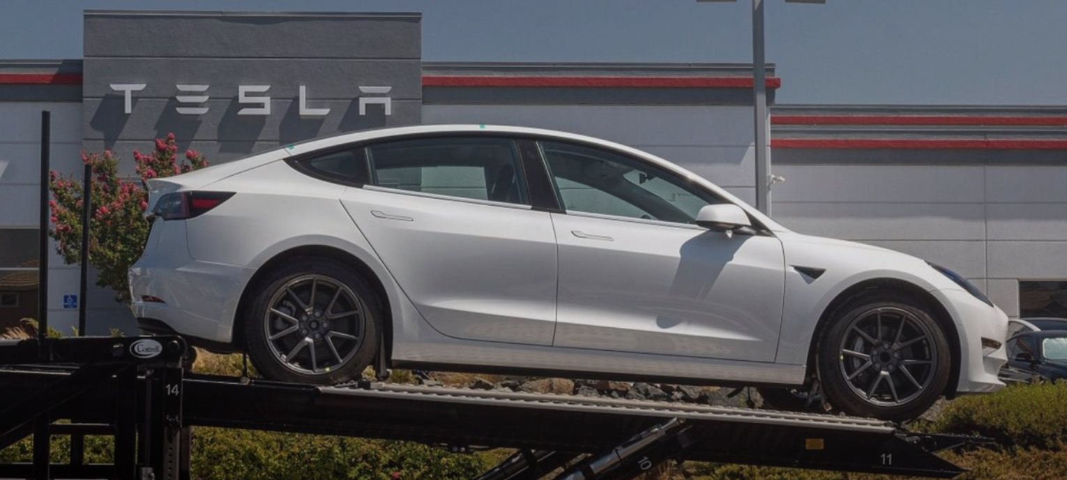 Tesla của Elon Musk đang suy sụp: Từ người tiên phong thành kẻ già nua, 3 năm không ra mắt được mẫu xe mới nào, nhà đầu tư tức giận, khách hàng chán nản - Ảnh 2.