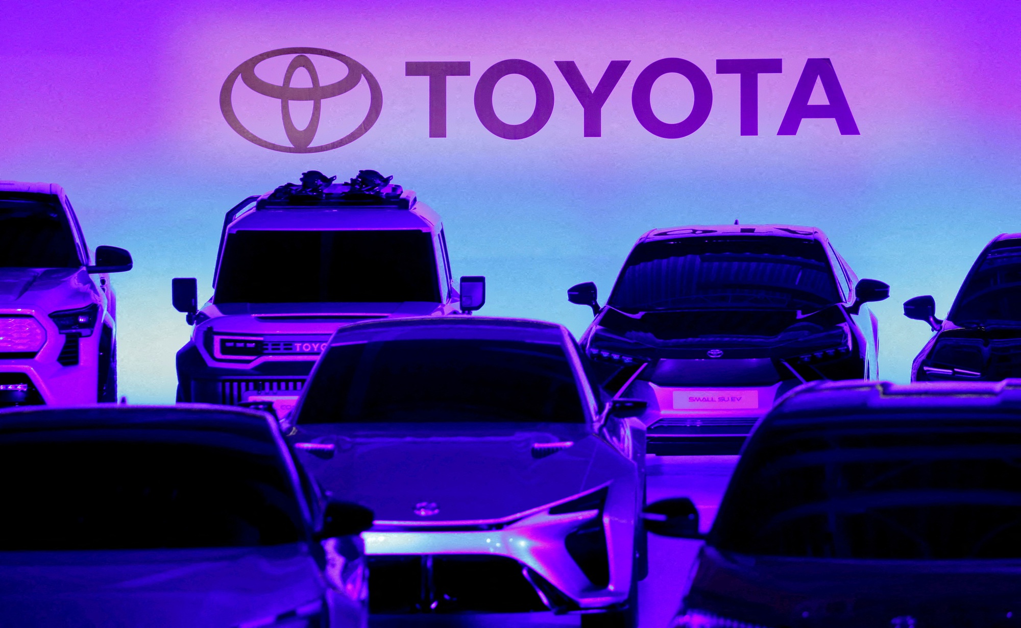 Chủ tịch Toyota: Đừng vội đổ hết tiền vào xe điện - Ảnh 3.