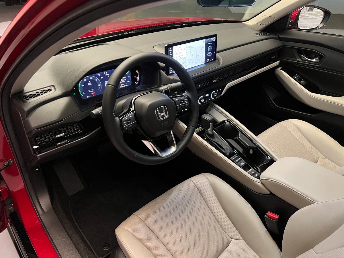 Honda Accord 2023 chốt giá quy đổi từ 666 triệu đồng: Nhiều công nghệ, động cơ hybrid cạnh tranh Camry - Ảnh 7.