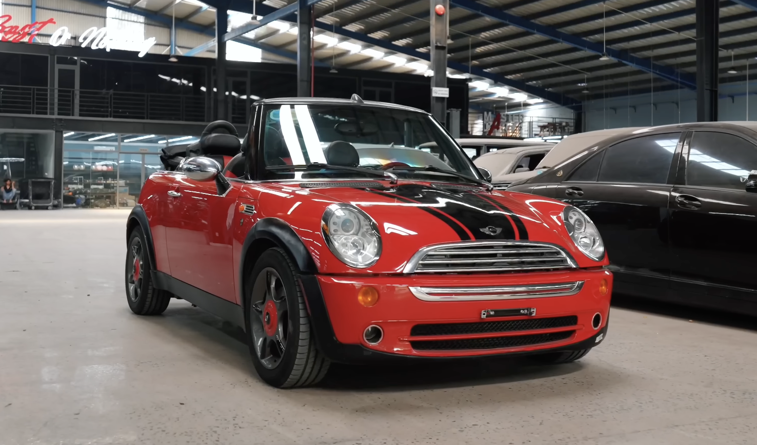 Đoàn Di Băng cho độ MINI Cooper theo phong cách độc lạ