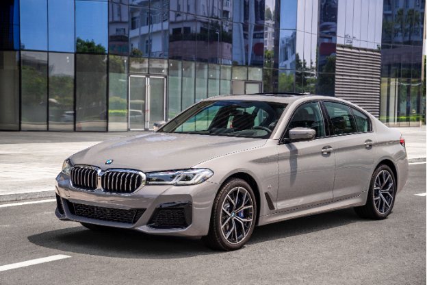 Nhiều mẫu xe BMW nhập khẩu nhận ưu đãi lớn, cao nhất gần 600 triệu đồng - Ảnh 4.