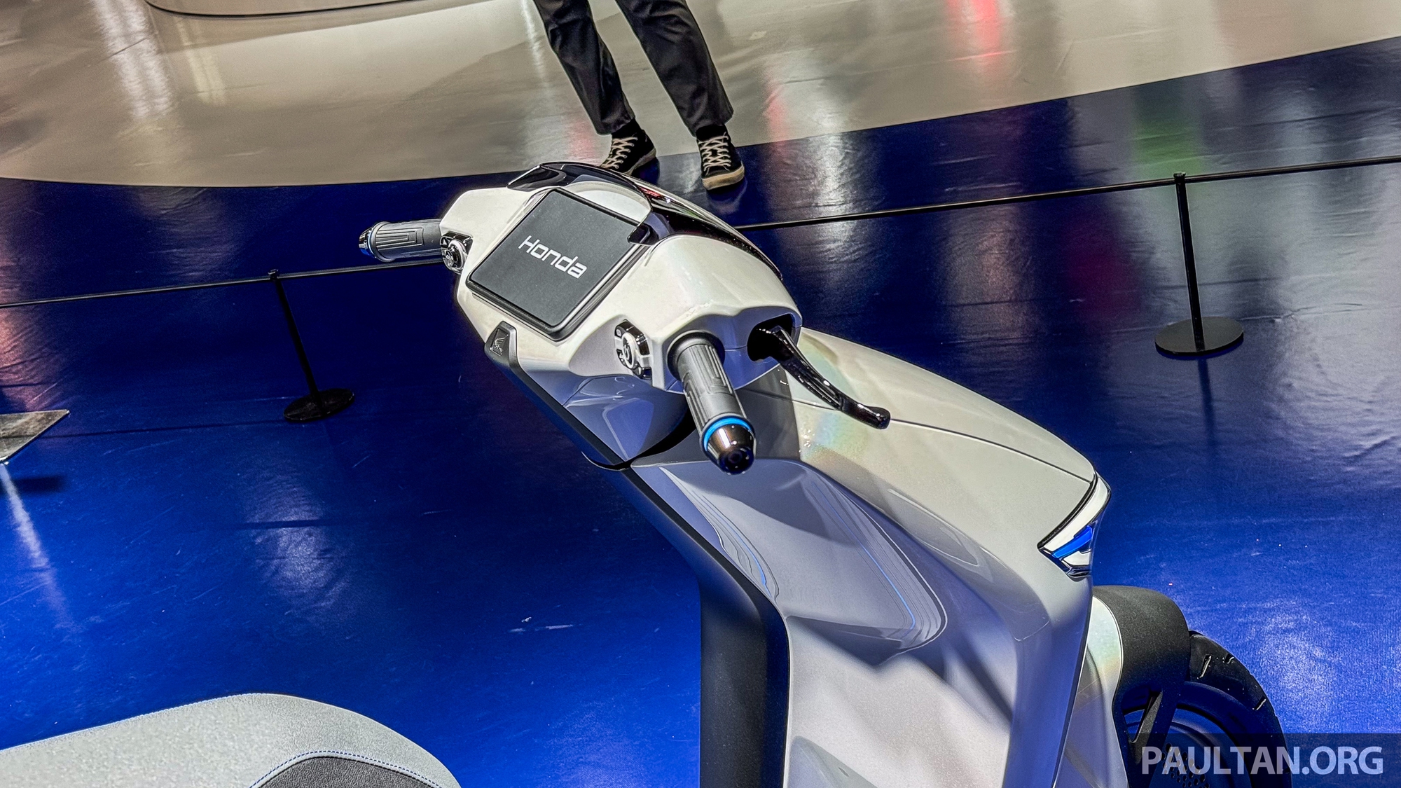 Honda sắp có xe máy điện toàn cầu dựa trên bản nháp nhìn như LEAD này từ JMS 2023 - Ảnh 2.
